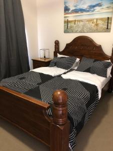 Postel nebo postele na pokoji v ubytování Resort Style Apartment on Gregory