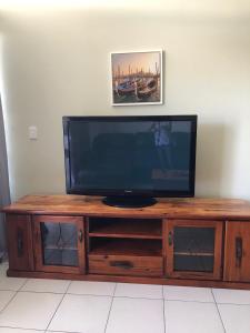 TV a/nebo společenská místnost v ubytování Resort Style Apartment on Gregory