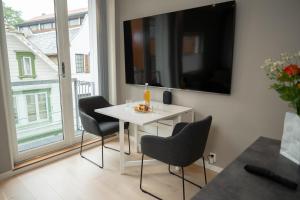 TV/trung tâm giải trí tại Prime location, Free parking, Private balcony