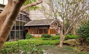 Aed väljaspool majutusasutust Shangri-La Far Eastern, Taipei