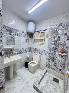 Ένα μπάνιο στο King tut 7