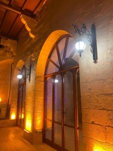 Η πρόσοψη ή η είσοδος του Tisa Konağı Halfeti