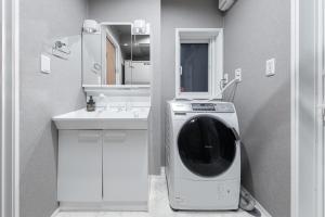 Koupelna v ubytování The Obsidian + 58 fotografií