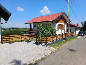 Budova, kde se prázdninový dům nachází + 14 fotografií