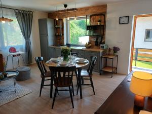 Kuchyň nebo kuchyňský kout v ubytování Urban`s Hill by GREEN Croatia