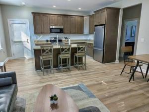 Fotografie z fotogalerie ubytování 2024 Modern Farmhouse- Cozy Vibes, Rural Charm v destinaci Elizabeth City