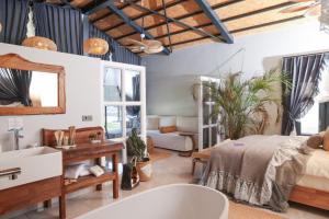 Postel nebo postele na pokoji v ubytování Hunza Longevity