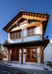 Budova, kde se vila nachází