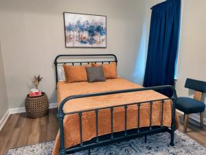 Fotografie z fotogalerie ubytování 2024 Modern Farmhouse- Cozy Vibes, Rural Charm v destinaci Elizabeth City