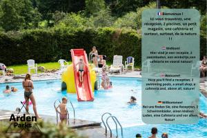 Πισίνα στο ή κοντά στο ArdenParks PetiteSuisse Chalet Renardeau