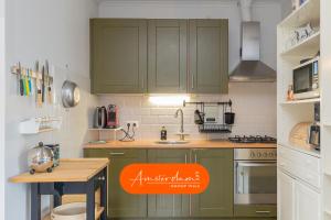 Køkken eller tekøkken på Amsterdam Cottage 8 beds 2 bedrooms