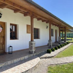 Το κτήριο όπου στεγάζεται  το διαμέρισμα