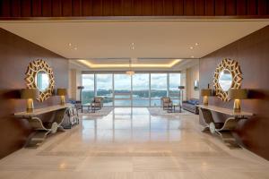 Χώρος καθιστικού στο LOTTE Hotel Yangon