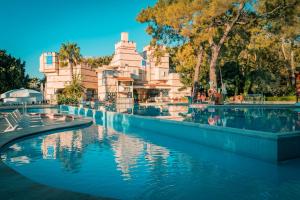 Bazén v ubytování Ulusoy Kemer Holiday Club - Kids Concept nebo v jeho okolí