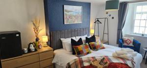 Postel nebo postele na pokoji v ubytování Earl of Chatham + 24 fotografií