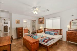 Voodi või voodid majutusasutuse Desert Oasis Near Hiking Biking and 4x4 Trails toas +21 fotot