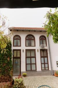 Το κτήριο όπου στεγάζεται  το διαμέρισμα