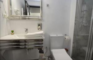 Et badeværelse på Casa 10 Steaguri + 2 billeder