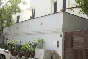 DargaiにあるHotel Comfort Innの白い建物