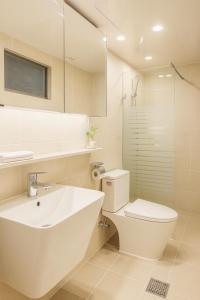 Koupelna v ubytování Sodamjae Stay, near Seokchon Lake 5 guests