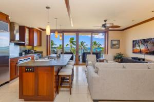 Kuchyň nebo kuchyňský kout v ubytování Brand New - Direct Ocean Front Beach Villas Resort