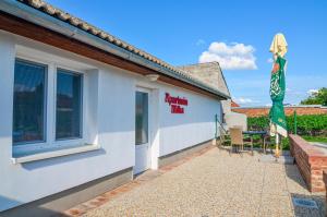 Το κτήριο όπου στεγάζεται  το διαμέρισμα