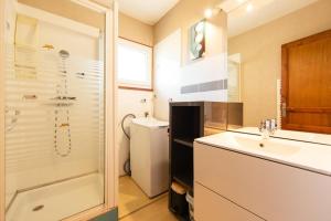 Et badeværelse på Maison Cri-Cri à Arès