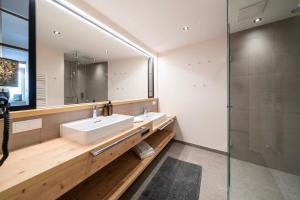 Imagen de la galería de Heidi-Hotel Falkertsee - Kinderhotel, en Patergassen