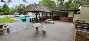 Swimmingpoolen hos eller tæt på Eden Wilds J124 - Sleeps 4