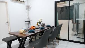 Foto sihtkohas Bangna asuva majutusasutuse Modern Private Pool Villa in Sukhumvit galeriist