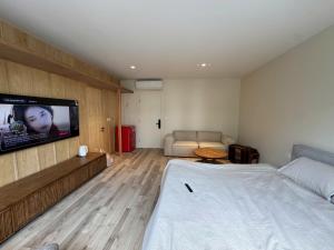 Fotografie z fotogalerie ubytování Calmstay - Soluna Pearl Villa - 5BR - Ocean Park v destinaci Hòa Bình + 2 fotografie