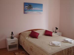 Postel nebo postele na pokoji v ubytování Gemütliches Appartment Direkt Am Strand