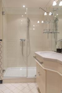 Koupelna v ubytování Heefwai 2 W2 + 14 fotografií