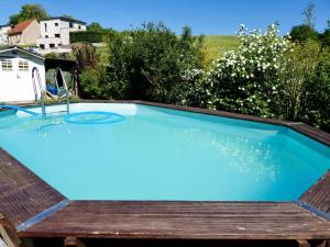 Bazén v ubytování Chambre avc salle de bain chez l habitant a Montfaucon nebo v jeho okolí