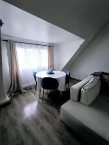 Galeriebild der Unterkunft Charming bright apartment in Clermont in Breuil-le-Vert