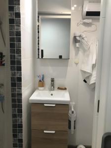 Koupelna v ubytování Petit nid douillet + 12 fotografií