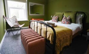 En eller flere senge i et værelse på The Maple House common views, central Lincoln