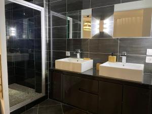 Ένα μπάνιο στο Le Cosy Five maison moderne +33 φωτογραφίες