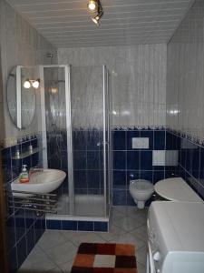 Koupelna v ubytování Wohnung Mit Terrasse Im Sanierten Fachwerkhof