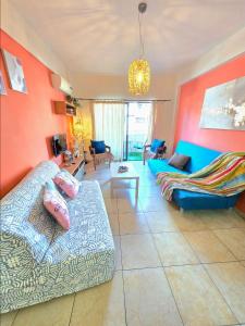 Χώρος καθιστικού στο Finikoudes Fabulous Apartment