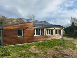 Gallery image of Maison de campagne très lumineuse au calme in Diges +11 photos