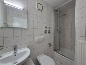 Ένα μπάνιο στο Mikra Homes24 in Glauchau