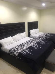 Galeriebild der Unterkunft Valley Point Hotel and Suites55 in Sangotedo