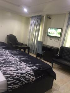 Galeriebild der Unterkunft Valley Point Hotel and Suites55 in Sangotedo