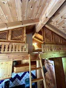 Voodi või voodid majutusasutuse Zirbenhütte toas