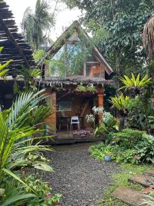 Κήπος έξω από το Juan Cabin