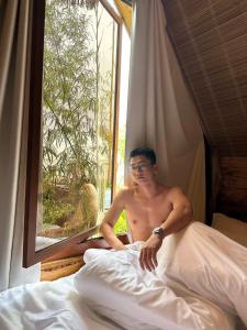 Επισκέπτες που μένουν στο Juan Cabin