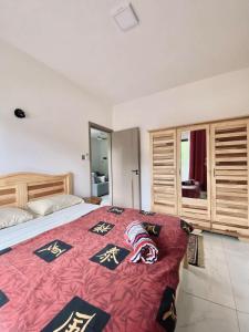 Ένα ή περισσότερα κρεβάτια σε δωμάτιο στο 3-Bedroom Apt with Oceanviews, 1min Walk to Beach - NYHA2