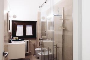 Et badeværelse på ANDREA + 12 billeder