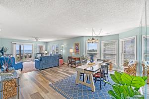 Χώρος καθιστικού στο Breezy Corner